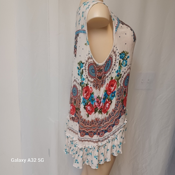 Bila Cream Sleeveless Ruffled Blouse Size XL - Picture 4 of 11